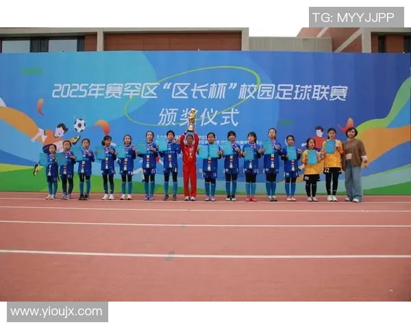 校园足球明星牌照图片展示与解析助力青少年足球梦想成真